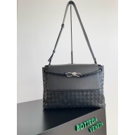 Bottega Veneta medium Andiamo Messenger bag BLACK 2025