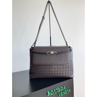 Bottega Veneta medium Andiamo Messenger bag fondant 2025