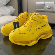 Balenciaga Triple-S  Clunky sneaker  Bs072