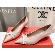 Valentino Garavani  Calfskin and Patent leather pumps with bow pink heel 4cm 2025
