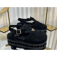Prada Fussbett Suede Buckle Clogs with signature logo triangle black 2025