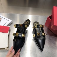 VALENTINO GARAVANI Roman Stud Flat Mule in calfskin black 2020
