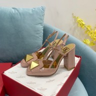 VALENTINO GARAVANI ONE STUD PATENT LEATHER SLINGBACK PUMP 100MM nude