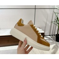 Alexander McQueen women/Men Retro Sneaker in Calf Leather 111805-2024