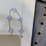 Van Cleef & Arpels Vintage Alhambra bracelet, 5 motifs,White gold, Chalcedony