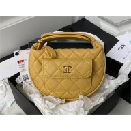 Chanel hoop loop bag in grained leather YELLOW AP3467 2023