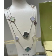 Van Cleef & Arpels Magic Alhambra necklace,16 motifs 02 2024