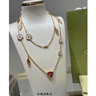 Van Cleef & Arpels Magic Alhambra necklace,16 motifs 05 2024