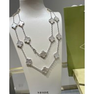 Van Cleef & Arpels Magic Alhambra necklace,20 motifs 10 2024