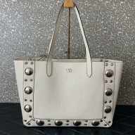 Valentino Garavani Nellcôte Medium studded leather shopper white 2025