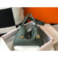Hermes Lindy 26/30 in togo Leather Bag VERT AMANDE 2025