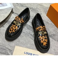 Louis Vuitton women/men 1AGXJP District Flat Loafer Tawny Brown Glazed calf leather/Hairy calf leather 2025