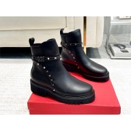 Valentino ROCKSTUD CALFSKIN ANKLE BOOT 40 MM 2023