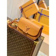 LOUIS VUITTON emblematic Epi leather BUCI HANDBAG M59459 GOLD HONEY