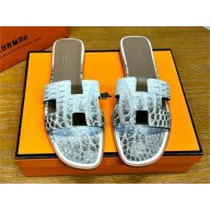 Hermes Oran Flat slippers in Himalayan aligátor LEATHER 2024