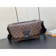 Louis Vuitton MONOGRAM canvas Montsouris Messenger Bag M46685 2023