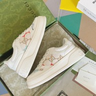 Gucci Women's GG sneaker 670408 2022