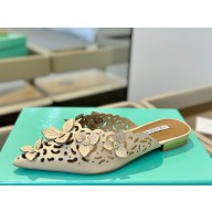 Aquazzura lambskin flat mule with flower decoration 03 2025 