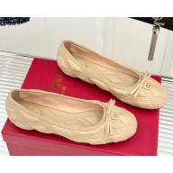 Valentino Garavani Women Quiltie 67 Leather Ballet Flats beige 2025