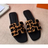 Hermes Oran sandal in tufted suede goatskin brun fumé / noir 2025