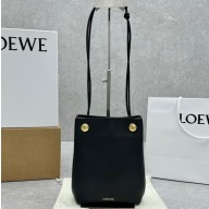 Loewe Pebble pouch in smooth calfskin black 2025