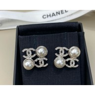 Chanel Stud Earrings Metal, Glass Pearls & Strass ABF730 Silver, Pearly White & Crystal 2025