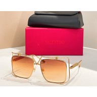 Valentino Sunglasses VA5040 04 2025
