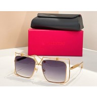 Valentino Sunglasses VA5040 06 2025