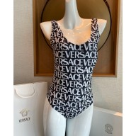 VERSACE Swimsuit 051309 2025