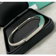 Tiffany Lock Bracelet 052404 2025