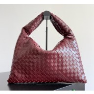 Bottega Veneta Hop Shoulder bag with Intrecciato craftsmanship in calf leather Barolo 2025