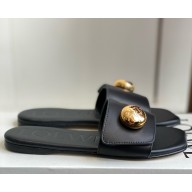 Loewe Pebble slide in soft calfskin black 2025