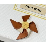 MIU MIU leather windmill brooch Cognac 2025