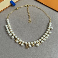 Louis Vuitton M02640 Pearl River Nocklace Gold-toned metal White resin pearls 2025