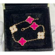 Van Cleef & Arpels bracelet 061802 2025