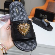 Dolce & Gabbana Matelassé Leather Beachwear Sliders Black with Devotion Heart 2021