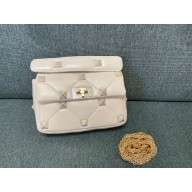 Valentino Medium Roman Stud The Shoulder Bag With Chain And Enameled Studs white 2022