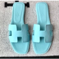 Hermes Oran Flat Sandals in Swift Box Calfskin 78