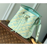 Louis Vuitton Sprayed and embossed grained cowhide leather Néonoé BB Bag Green