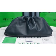 Bottega Veneta leather Large pouch clutch bag 06