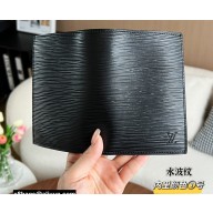 Louis Vuitton Passport Cover 18 2023