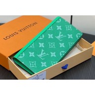 Louis Vuitton Taiga cowhide leather and Monogram canvas Brazza Wallet Green 2024