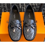 Louis Vuitton Gloria Flat Loafers in Patent Leather Black