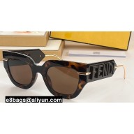 Fendi Fendigraphy Square Sunglasses FE40097l 04 2024