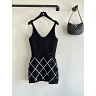 CHANEL Cashmere, Silk & Wool Black & White DRESS P74368 2024 SS