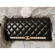 CHANEL lambskin,imitation pearls&gold-tone metal black clutch AS4455 2023