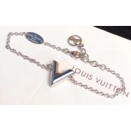 Louis Vuitton Essential V Supple Bracelet M63198