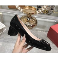 Roger Vivier Pumps with Lacquered buckle in patent leather black 2025