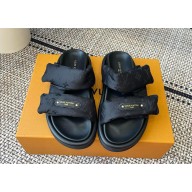 Louis Vuitton Pool Pillow Comfort Mule1AHMKL black 2025
