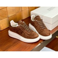 Alexander McQueen women/Men Retro Sneaker in suede Leather 120201 2024